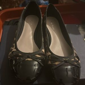 NWOT Nine&Co. Faux Fur Flats Size 10M